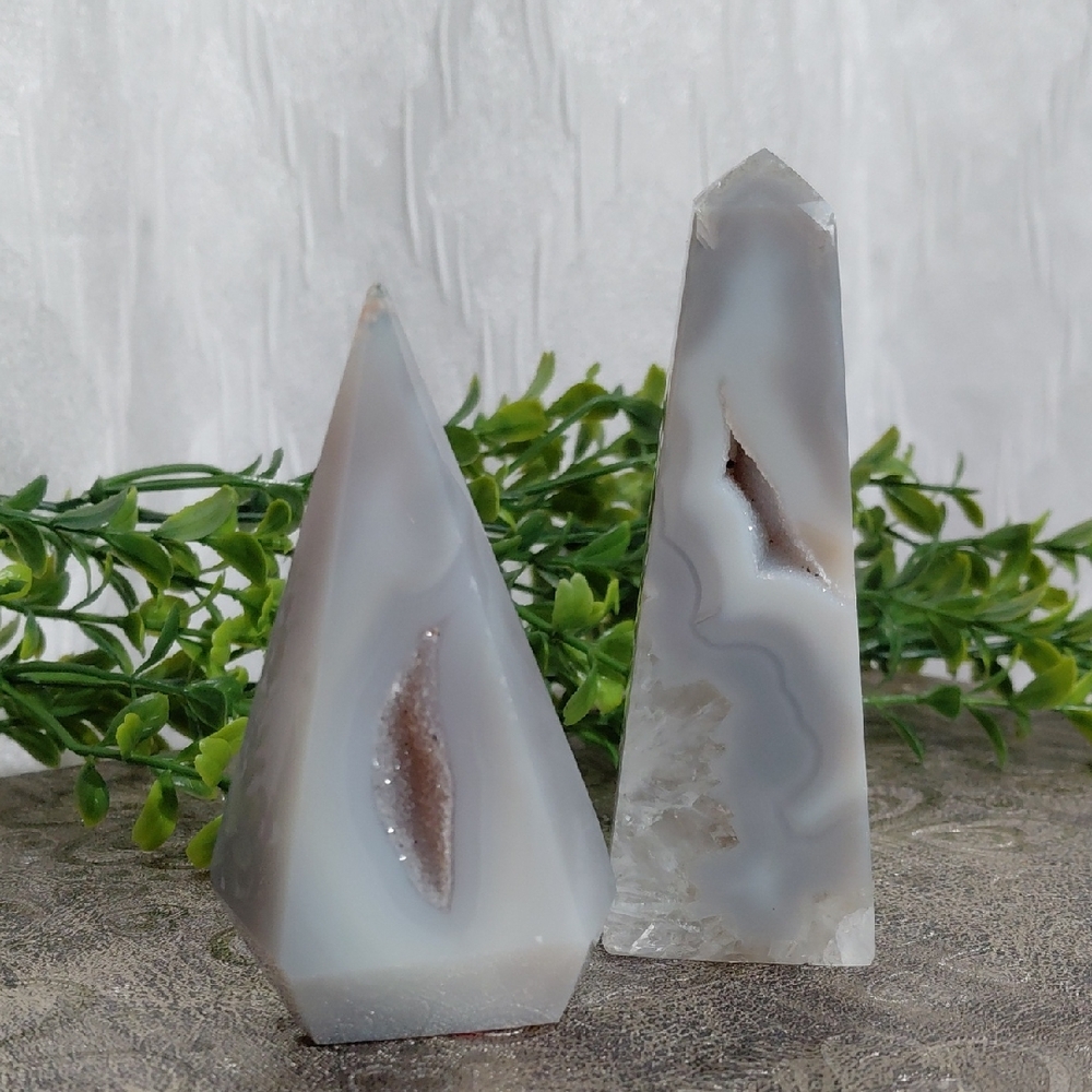 Elegant Gray Agate Crystal Obelisks